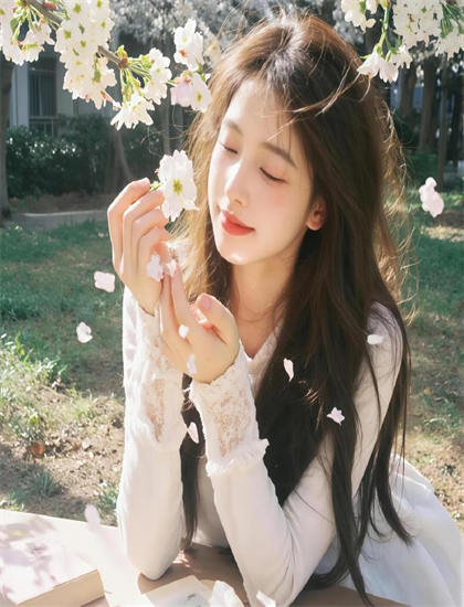 如何欣赏《女模头的诞生》？观看攻略教你把握情感线索与心理变化 提高审美能力